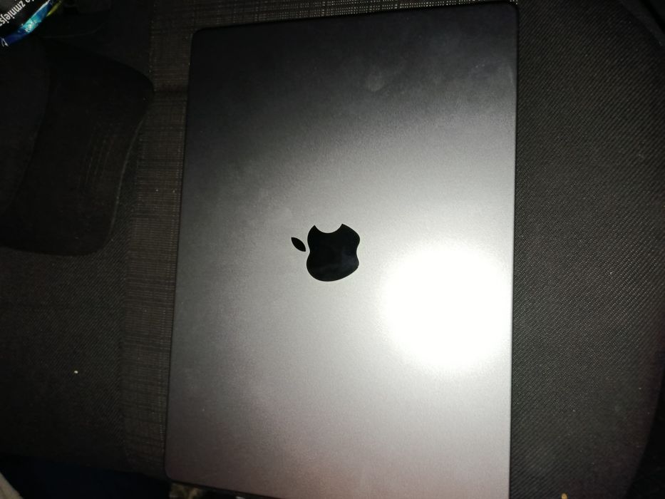 Vând Apple macbook Pro
