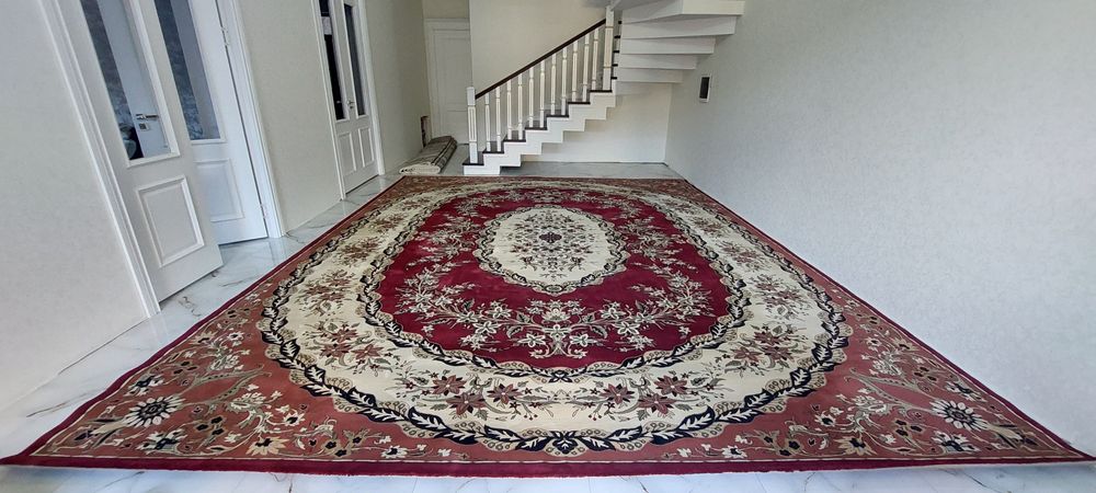 Гилам сотилади Хукмдор 5х4 2та бор