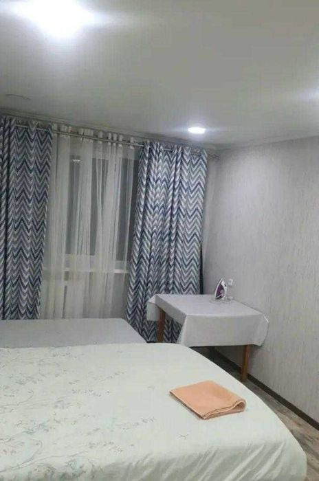 Продаю  3 комн квартиру на 6 микрорайоне на 2 этаже с квадрат.коридром