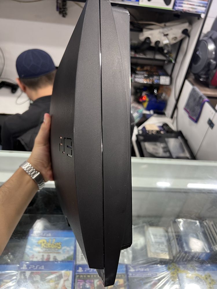 Playstation 3 ideal holatda sotiladi