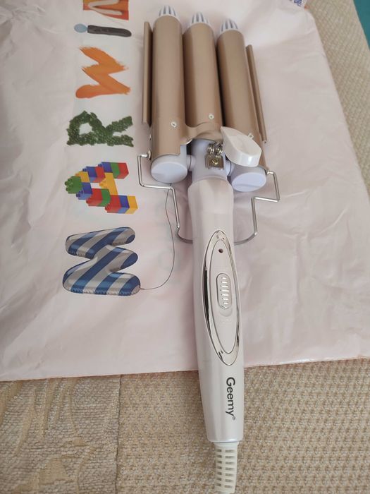 Щипцы для укладки волос