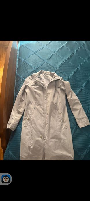 Продается плащ женский