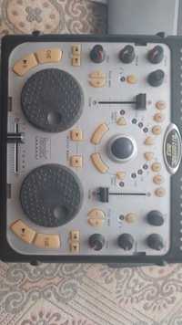 mixer DJ marca HERCULES