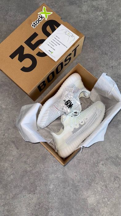 Yeezy Boost 350 V2 Cloud White