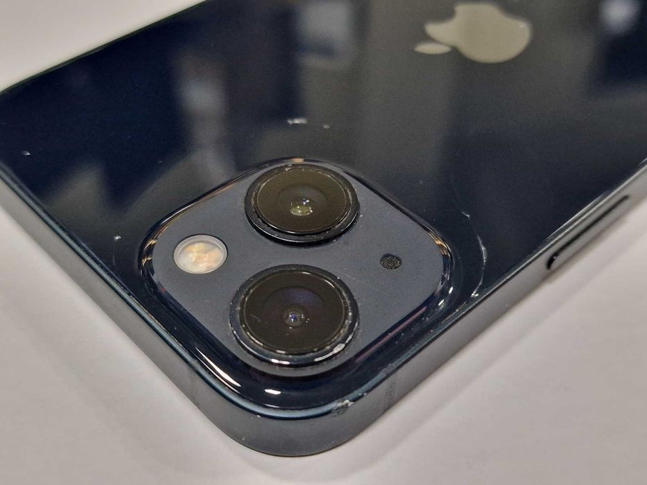 Apple iPhone 13 128GB / 88% / счупен гръб