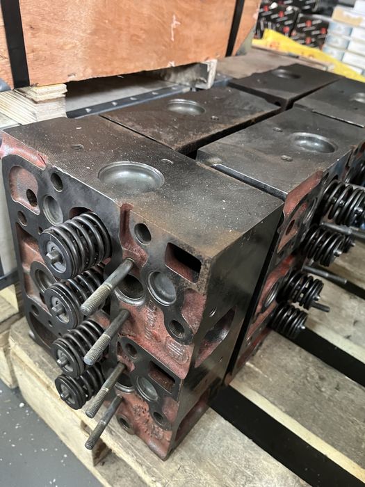 Chiulasa pentru motor aro