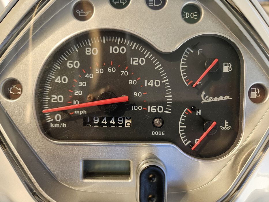 VESPA   300  GTS