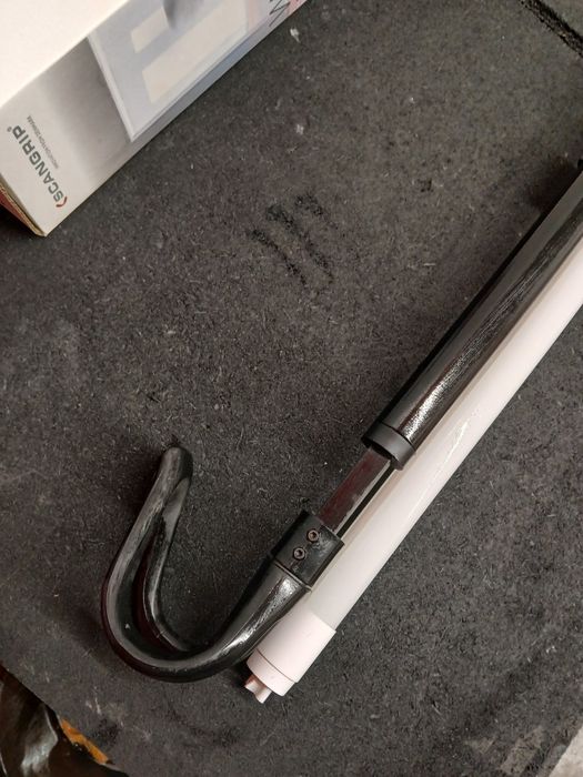 телескопична стойка за лампа