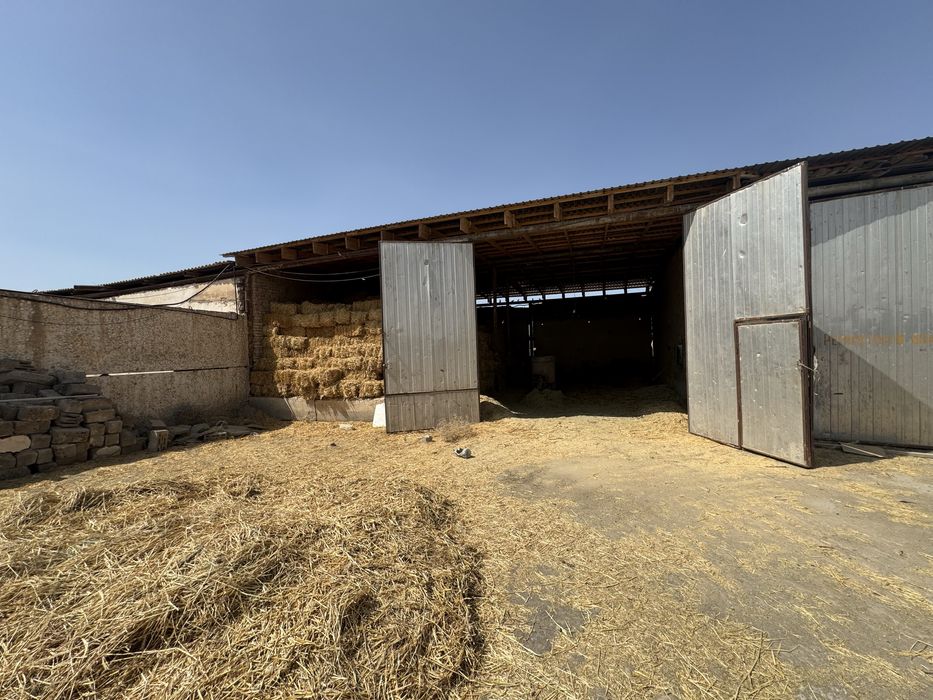 2 gektar Yer sotiladi. Qurilishi bilan rasmda ko’rishingiz mumkin.