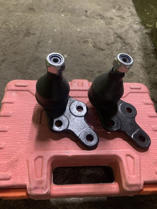 Продам шаровые на Форд Фосук