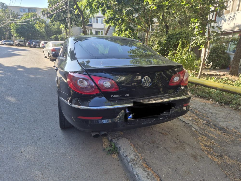 Vand volkswagen passat cc anul 2010 putin avariat