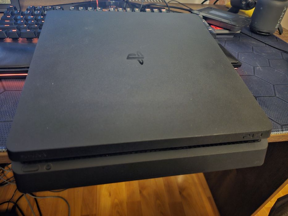 PS 4 slim plus doua controllere