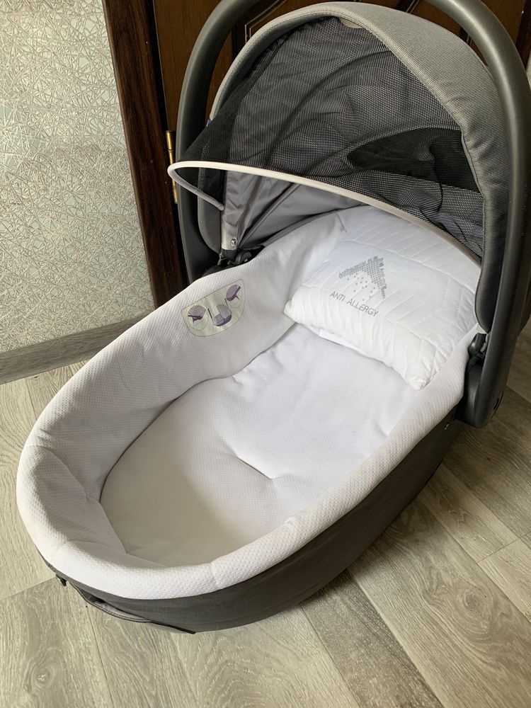 Продам люльку Chicco