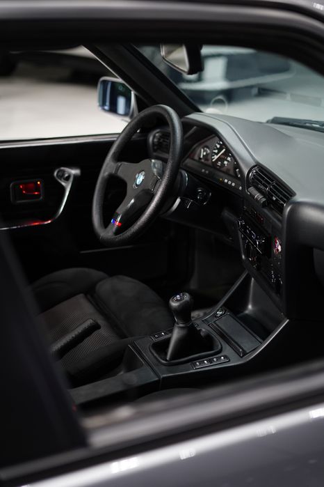 BMW E30 330I идеальная машина