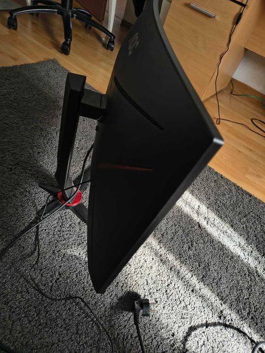 Vand monitor curbat de gaming aoc