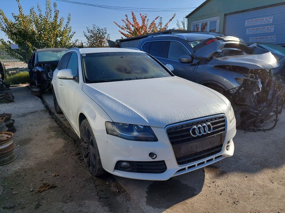 Dezmembram Audi A4 B8, an 2010, 2.0 TDI cod CAGA, cutie manuala