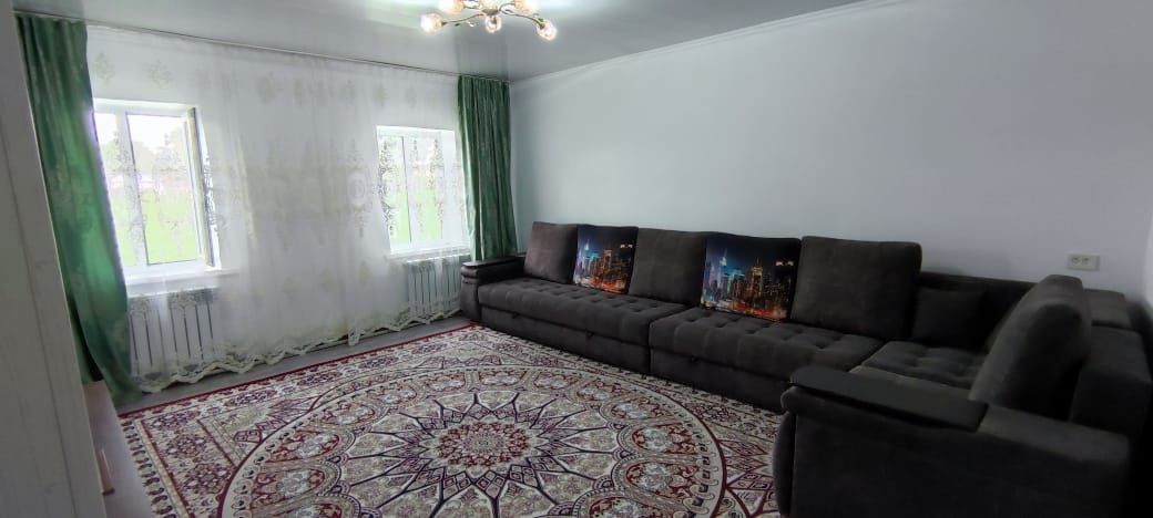 Срочно продам 4 комнатный дом (140 м2, 47 соток) в селе Бактыбай.