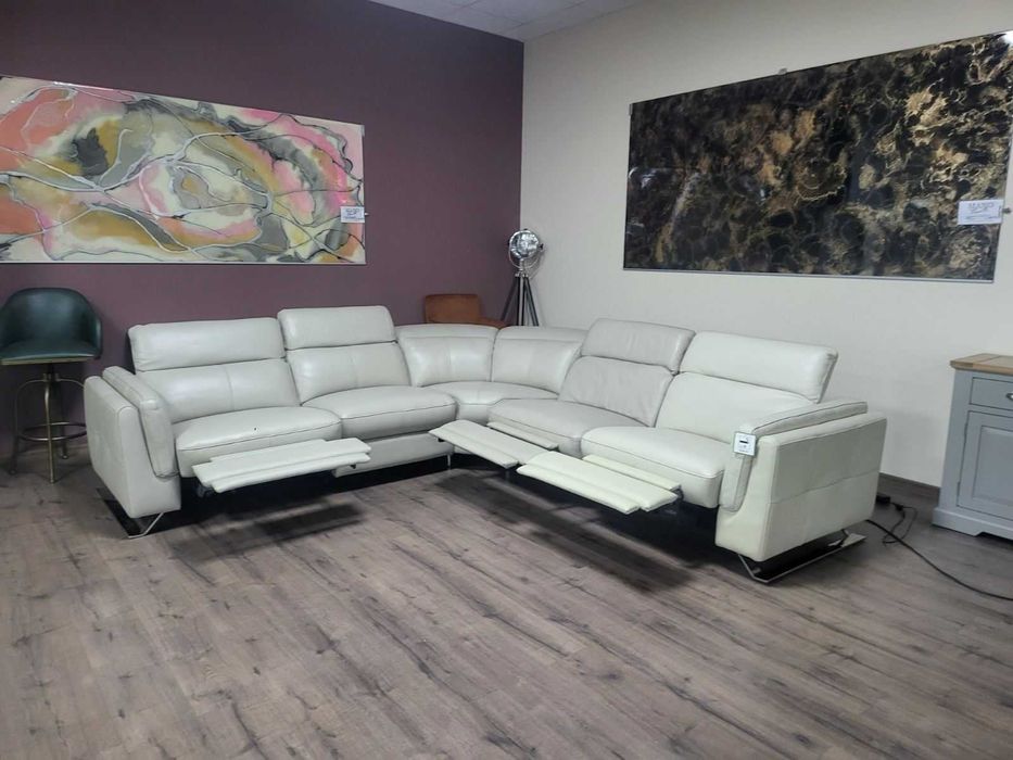 Кремав кожен ъглов диван с електрически релаксиращ механизъм