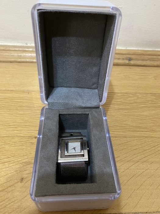 Ceas dama DKNY Donna Karan New York cu bratara metalica in cutie