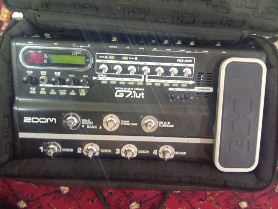 Gitara rocket va pedal