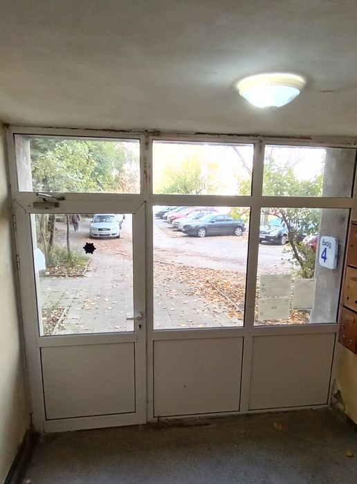 ПВС дограма за вход, двоен стъклопакет