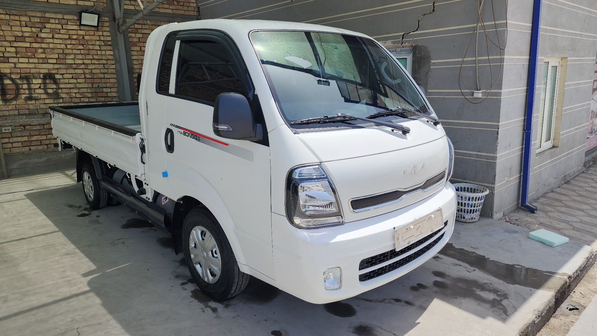 Kia bongo,  Hyundai porter,  yuk mashinalar bor sotuvda