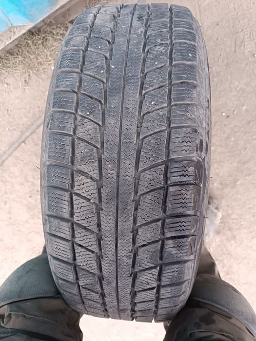 Продам зимние резины 215/60/R16