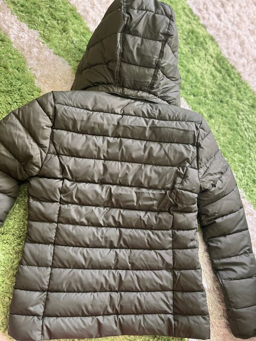 Vând geaca nouă Tommy jeans