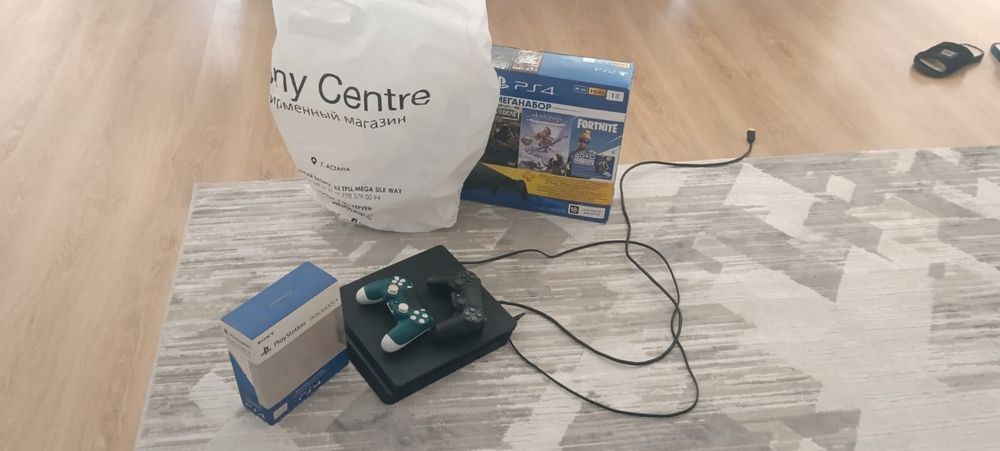 Playstation 4 slim с играми