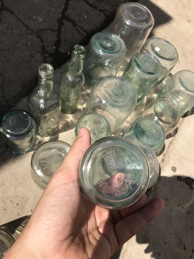 Set 15 borcane+ 2 sticle anii 40-50 fabrica de sticlărie Turda