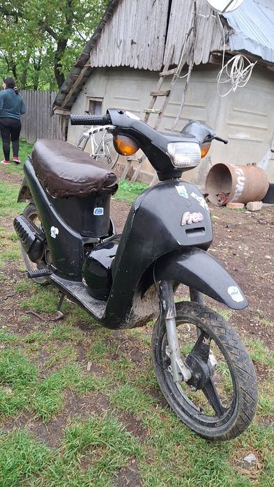 Vând Piaggio Free