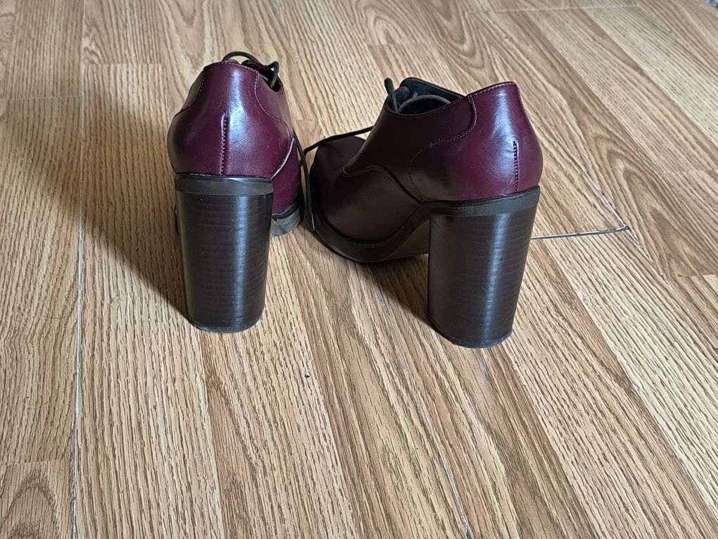 Kurt Geiger - бордо