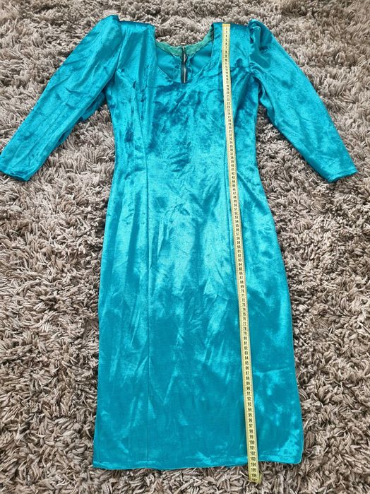 Rochie vintage catifea stralucitoare cu umeri bufanţi, mărime S