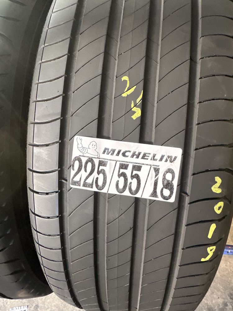 225/55/18 Michelin