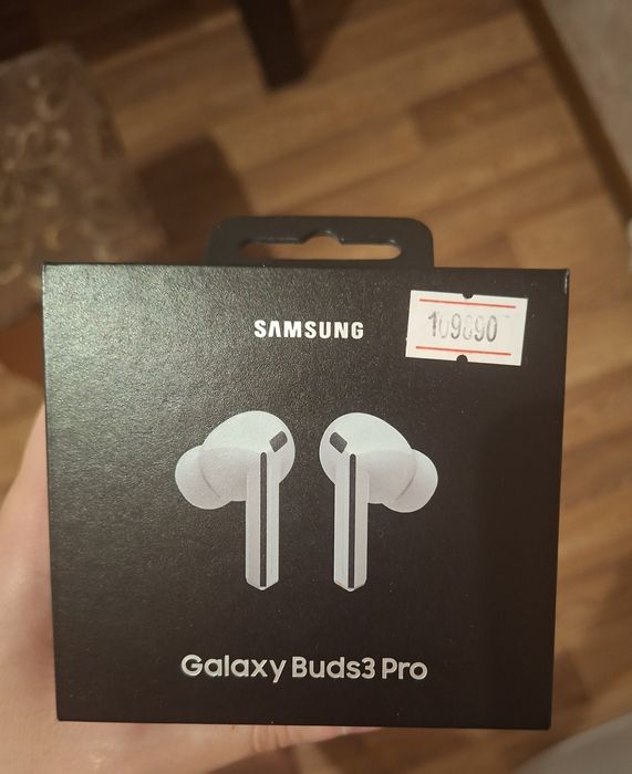 Продам новые оригинальные наушники Galaxy Buds3 pro
