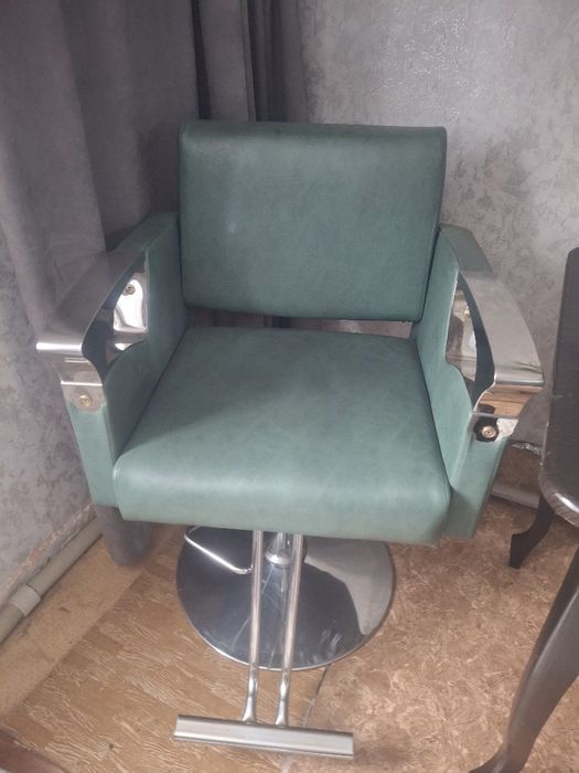 Кресло парикмахерское