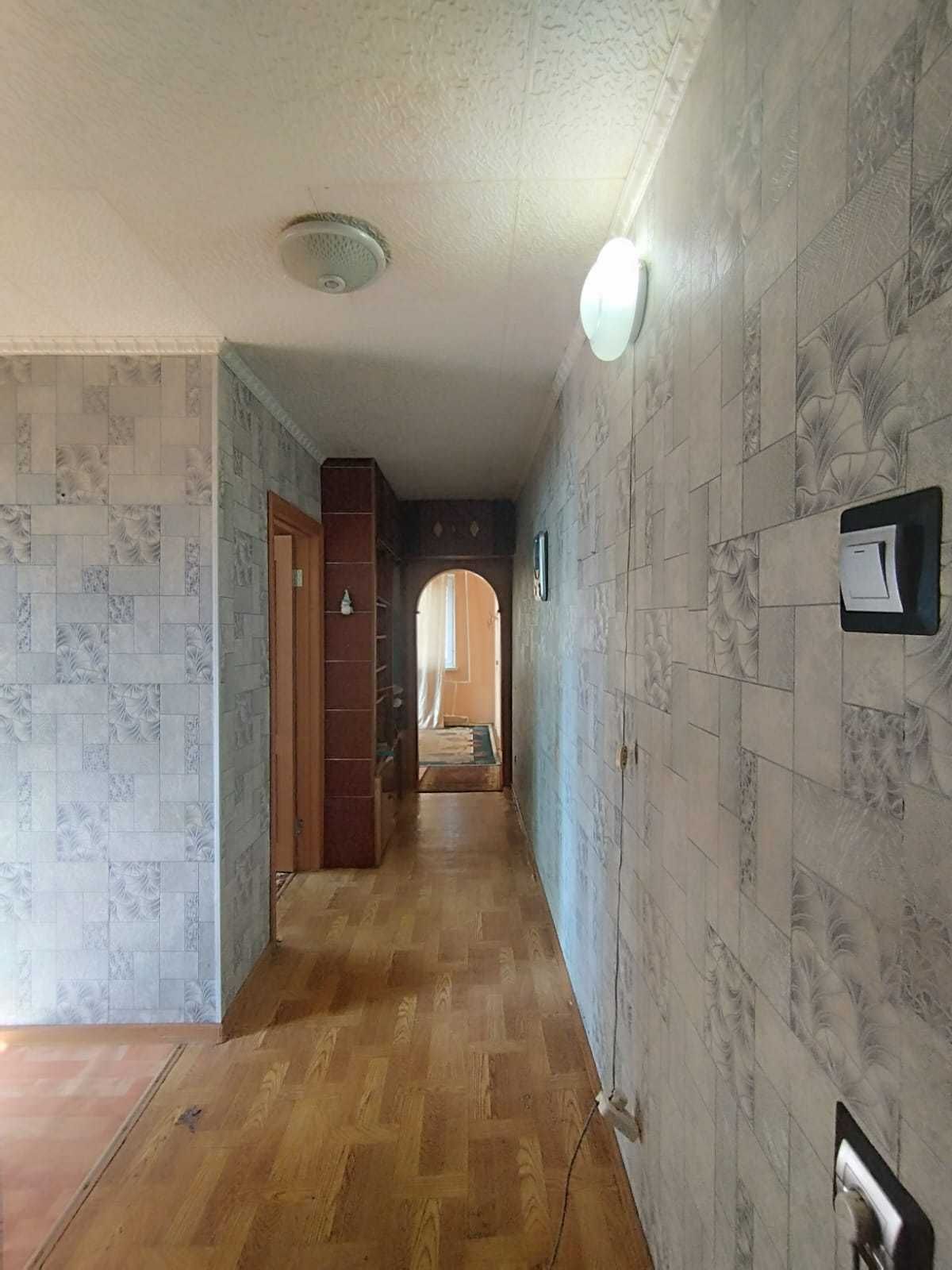 Продается 3 комн квартира, 4 м-он, ул Уалиханова