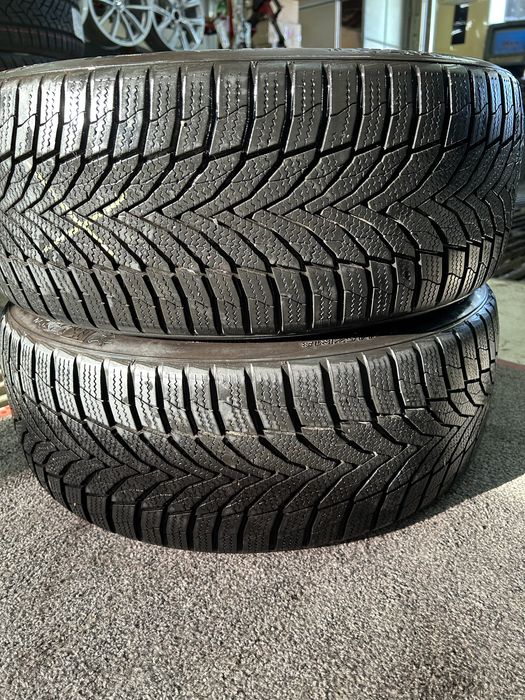 Гуми 215/45/18 Зимни Nexen 2 броя