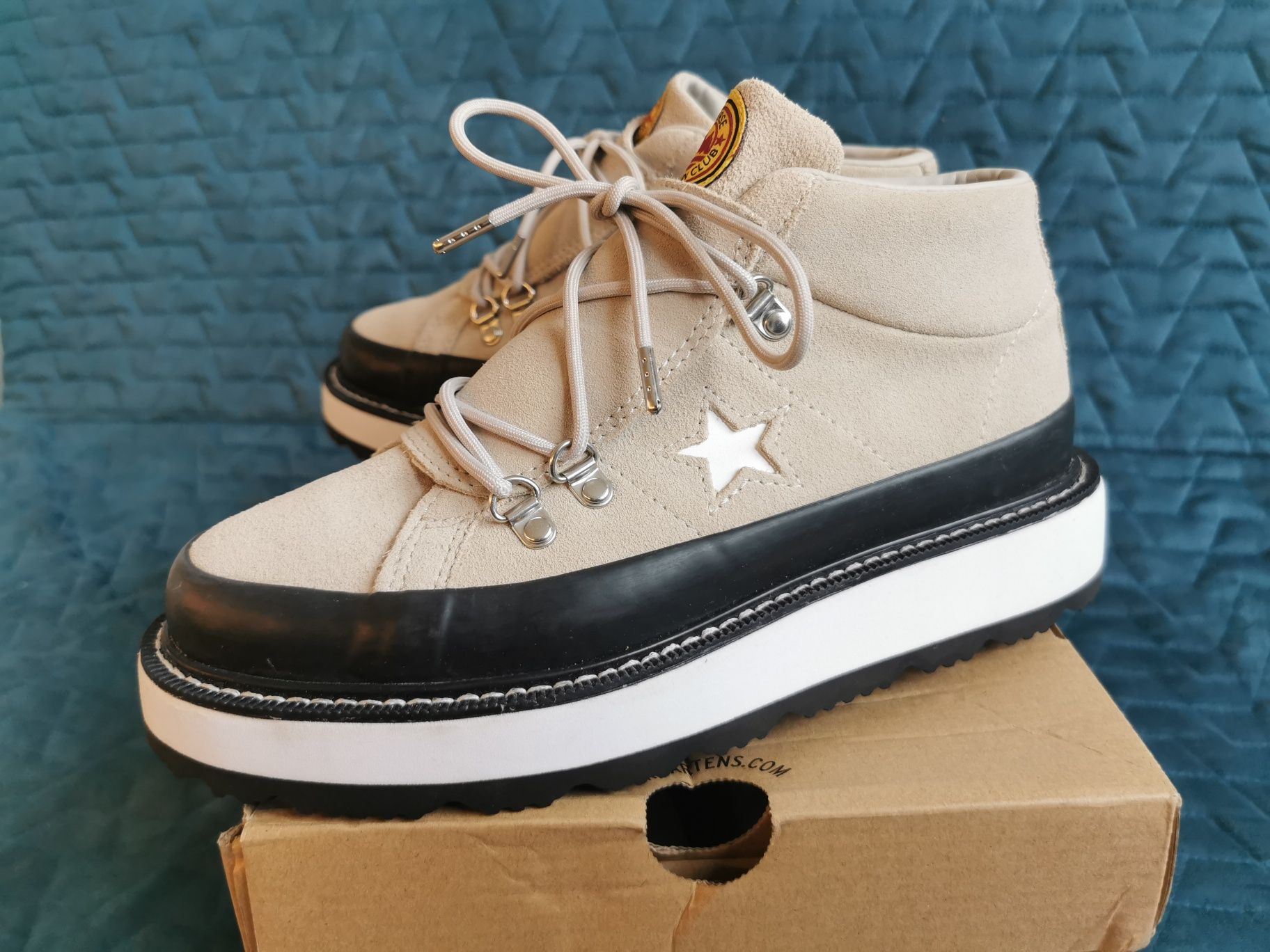 Уникални боти Converse