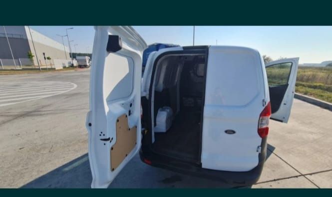Ford transit courier