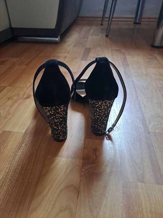 Sandale pentru femei