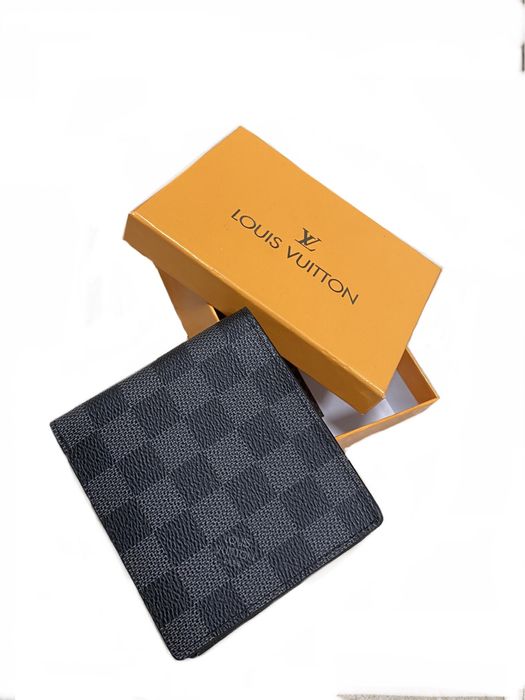 Louis Vuitton портфейл
