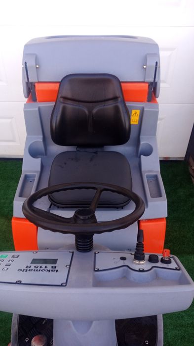 Masina de spalat pardoseli Hako B115