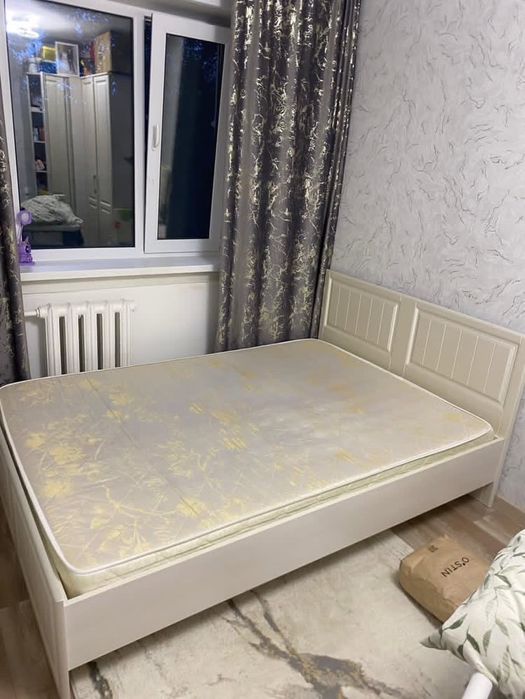 Двухспальный кровать