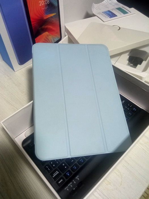 Планшет Oteeto TAB19 (Чехол, клавиатура, стекло и зарядка)