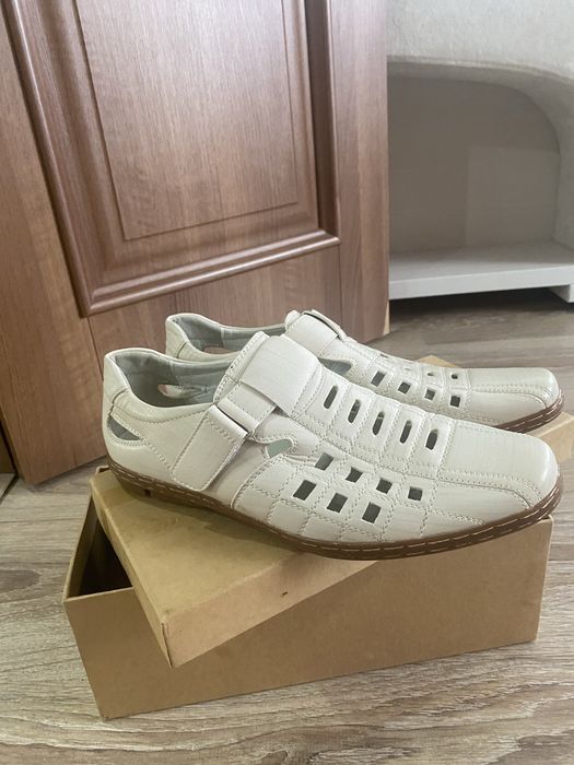 Продам мужские новые туфли
