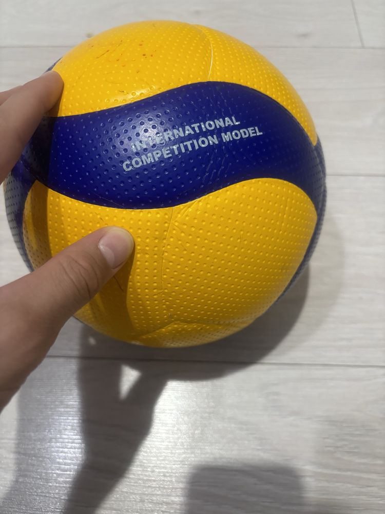Продам волейбольный мяч Оригинал MIKASA