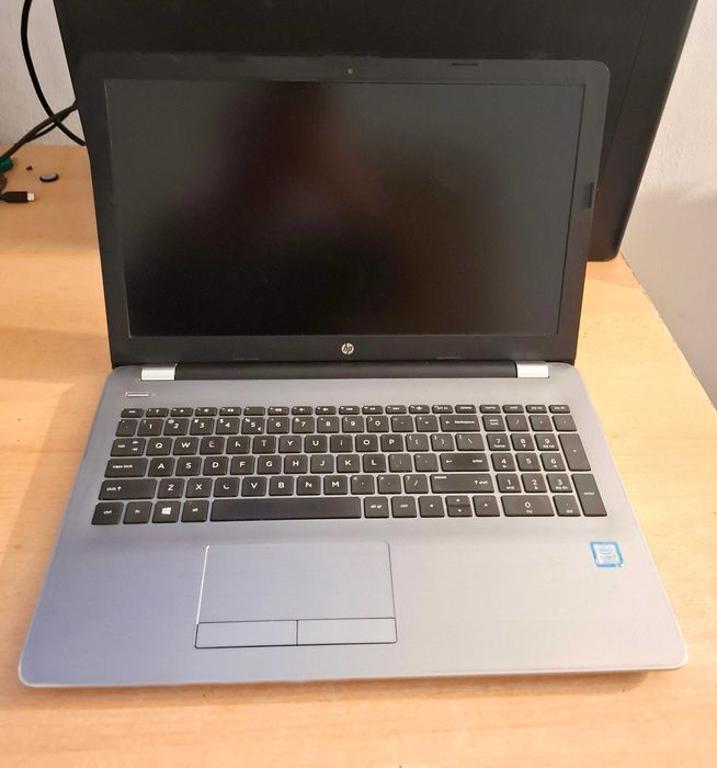 Laptop HP 16" i7-7500U 16GB RAM UHD620 256GB