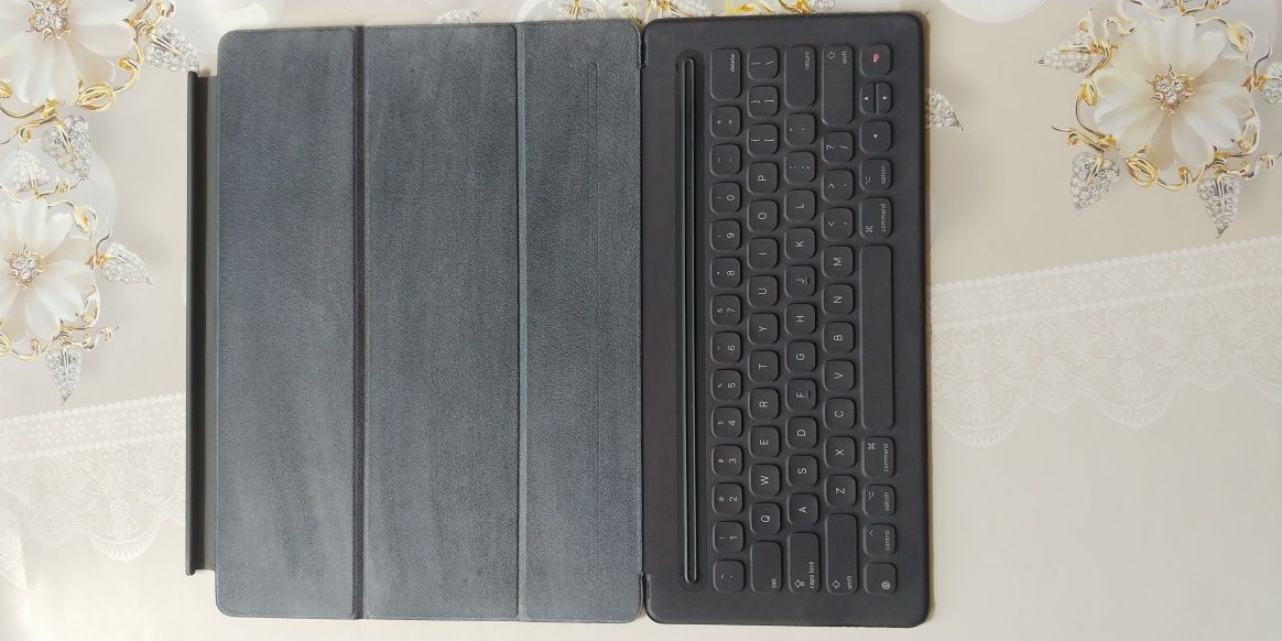 Apple Smart Keyboard Folio