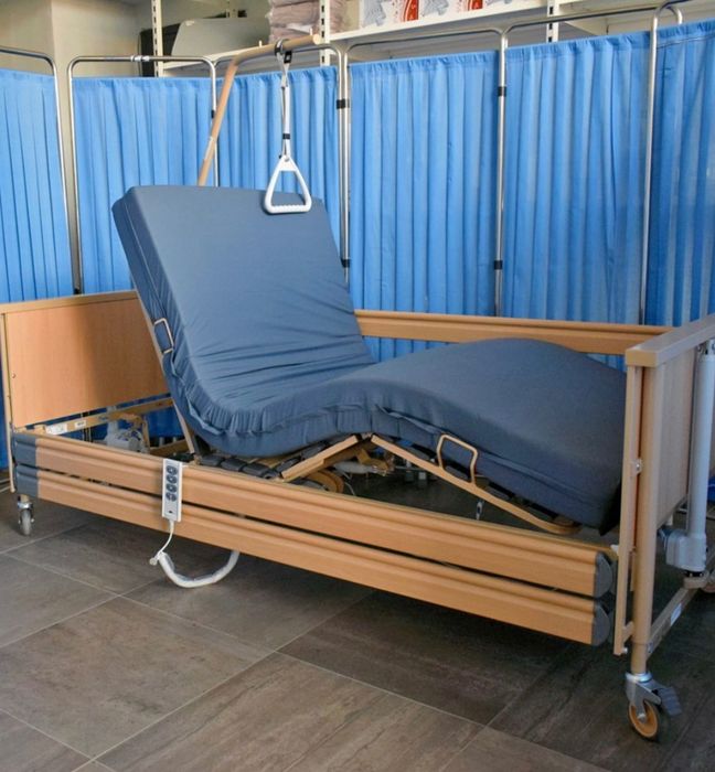 Pat medical/de spital electric cu telecomandă